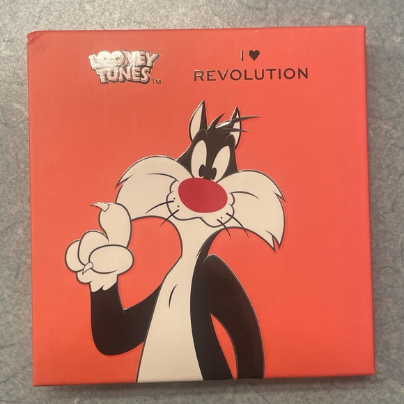 I Love Revolution Makeup✨Looney Tunes Eye Shadow Palette✨Sylvester the Cat✨New - Picture 4 of 4